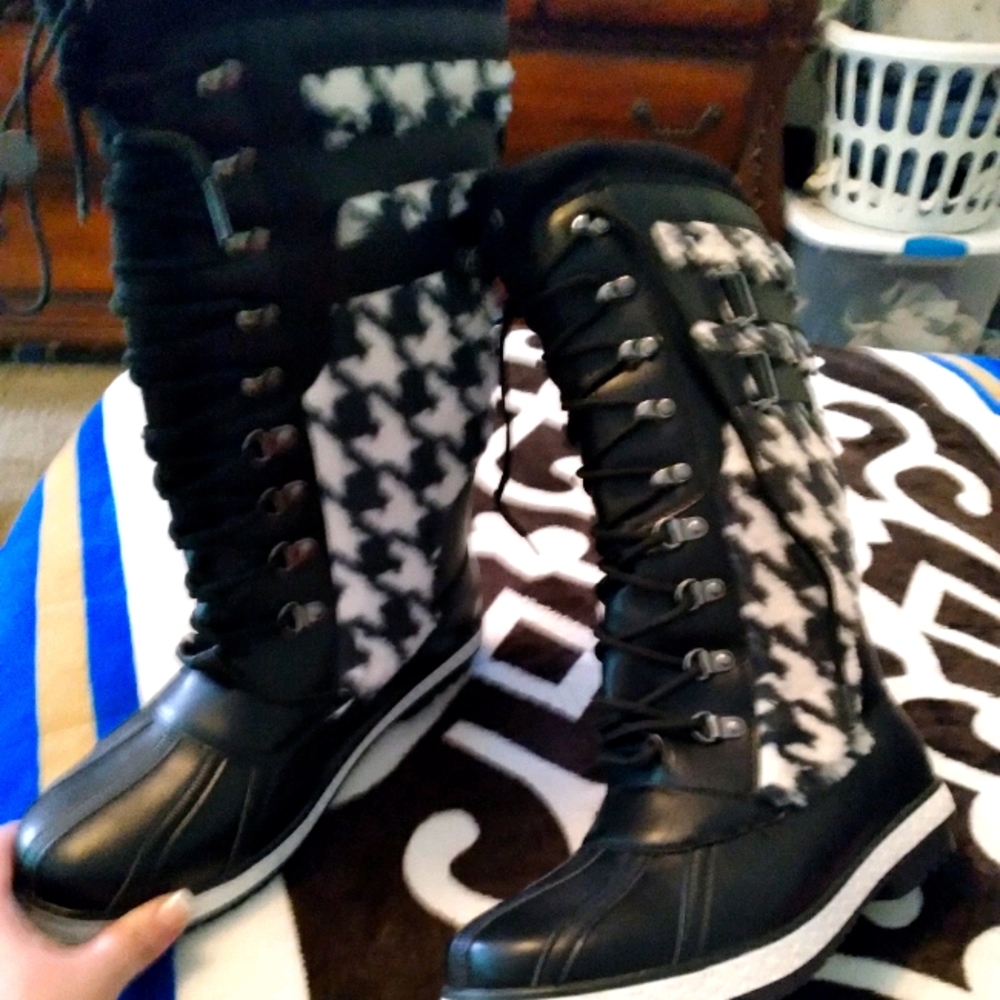 Women's Black and white Rain boots